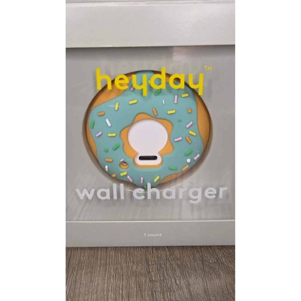Heyday Donut Wall Charger 15W USB-C Port Turquoise Sprinkles Novelty NIB‎